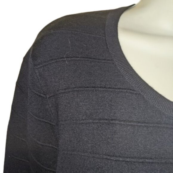 VINTAGE Black and White Sweater with Lanter Sleeve LP (Large Petite) - Picture 2 of 4